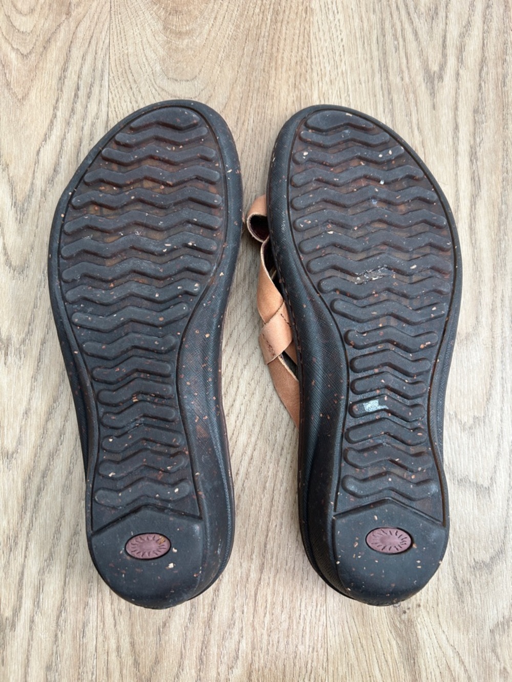 UGG Lanni Brown Leather Sandals Size 10 - Picture 4 of 7